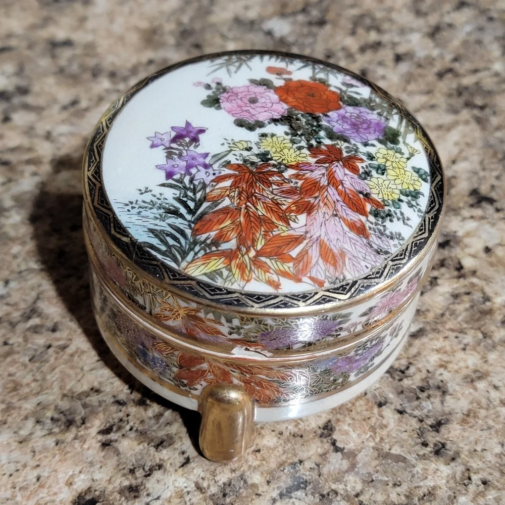 Vintage Japanese Satsuma Floral Round Trinket Box